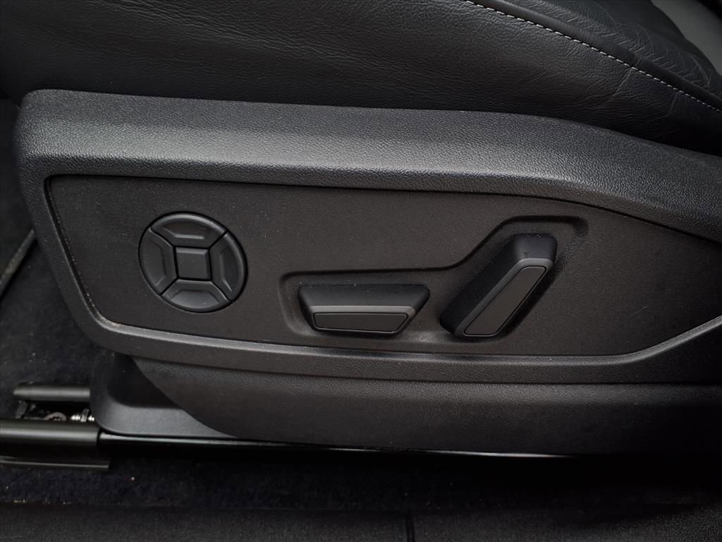 Used 2025 Audi Q5 Premium Plus w/ Premium Plus image 11