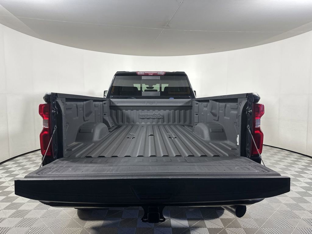 Used 2022 Chevrolet Silverado 3500 High Country w/ Z71 Off-Road Package image 8