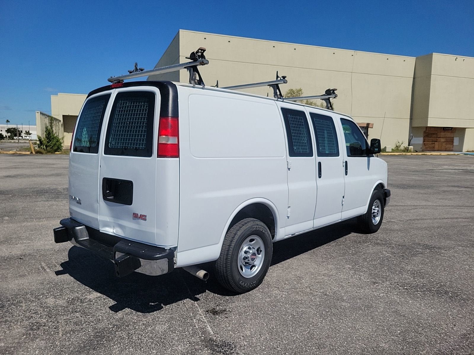 Used 2016 GMC Savana 2500 RWD image 6