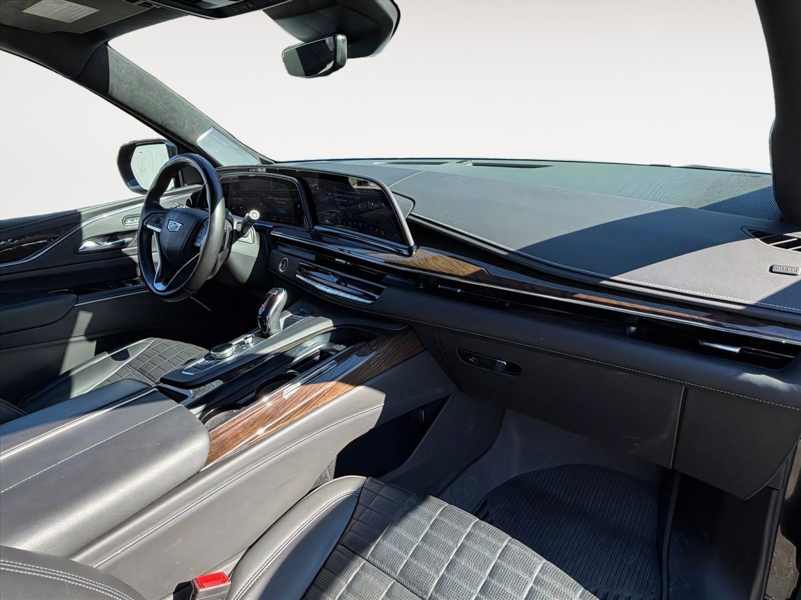Used 2024 Cadillac Escalade Sport Platinum w/ LPO, ONYX Package image 35
