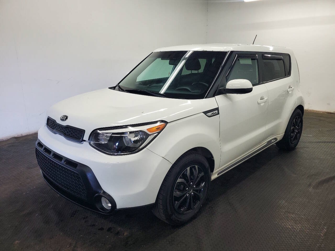 Used 2016 Kia Soul + w/ Soulful Package FWD image 1