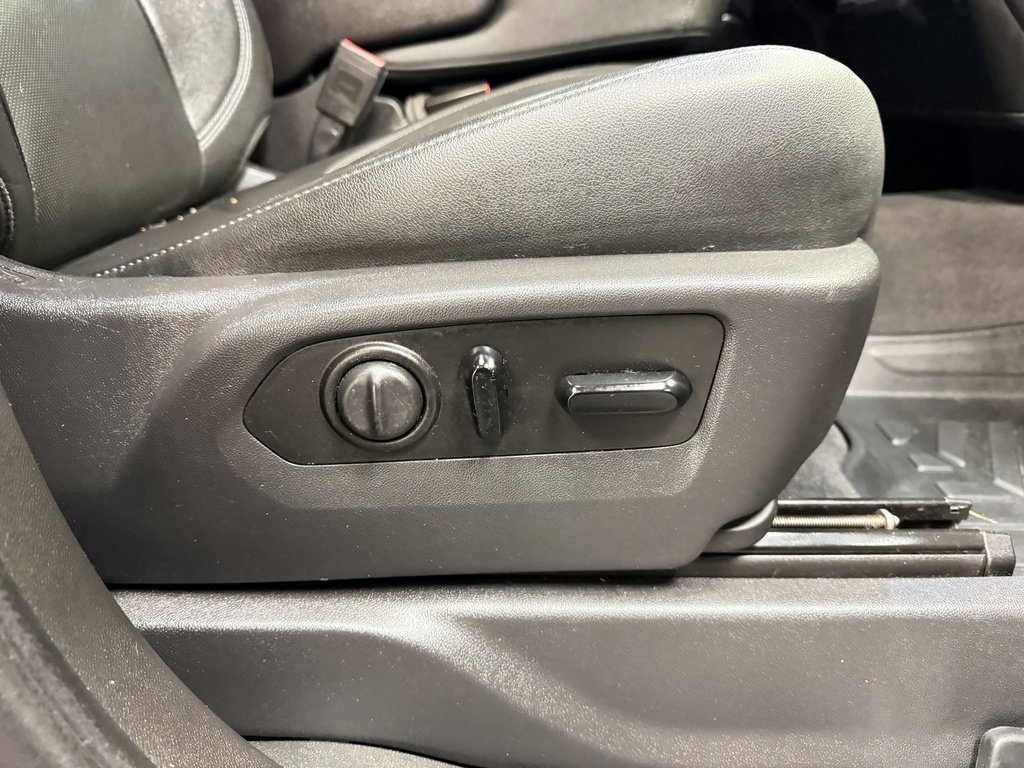 Used 2020 Chevrolet Silverado 2500 LTZ image 16