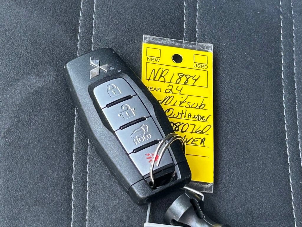Used 2024 Mitsubishi Outlander SE FWD image 55