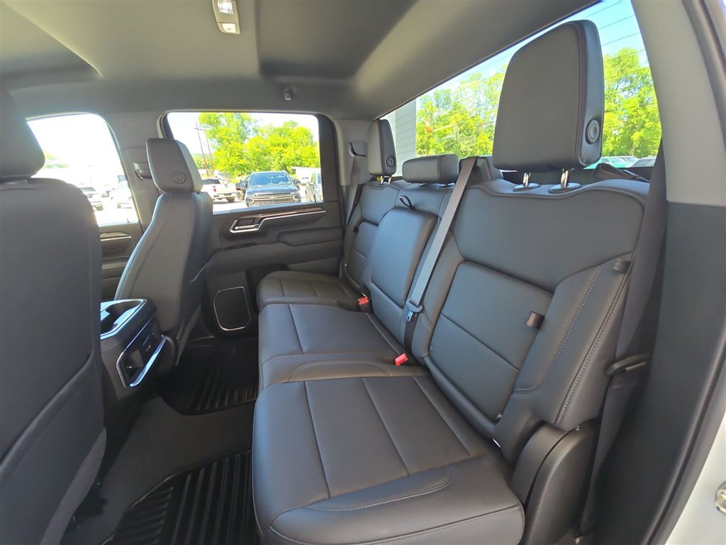 Used 2026 Chevrolet Silverado 3500 LTZ w/ LTZ Convenience Package AWD/4WD image 24