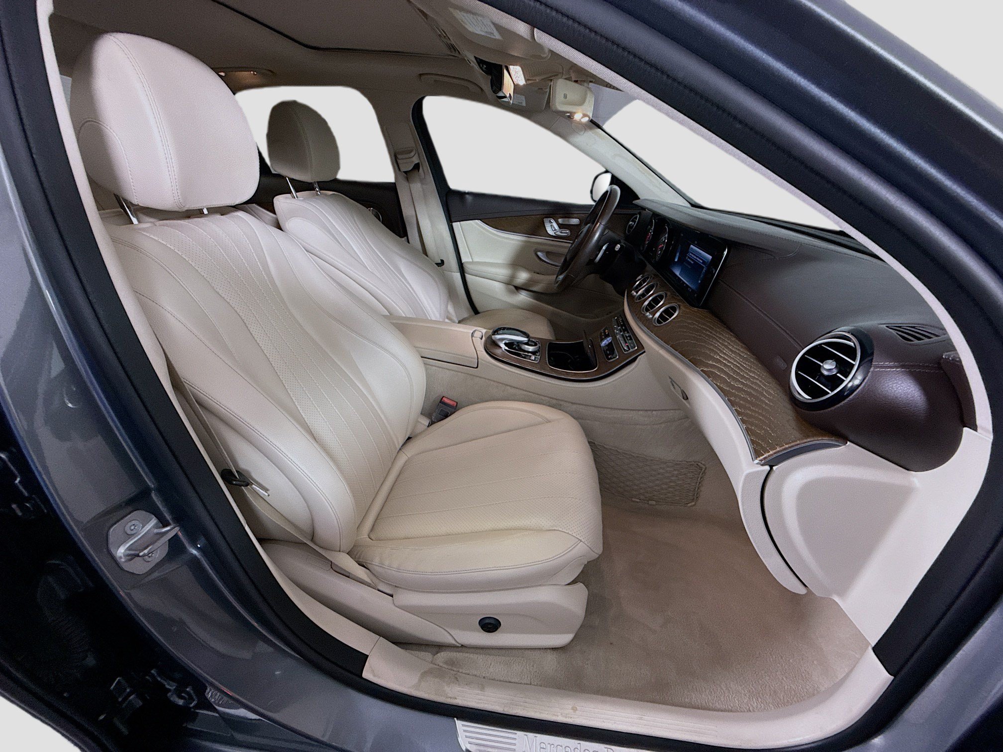 Used 2018 Mercedes-Benz E 300 w/ Premium 1 Package image 29
