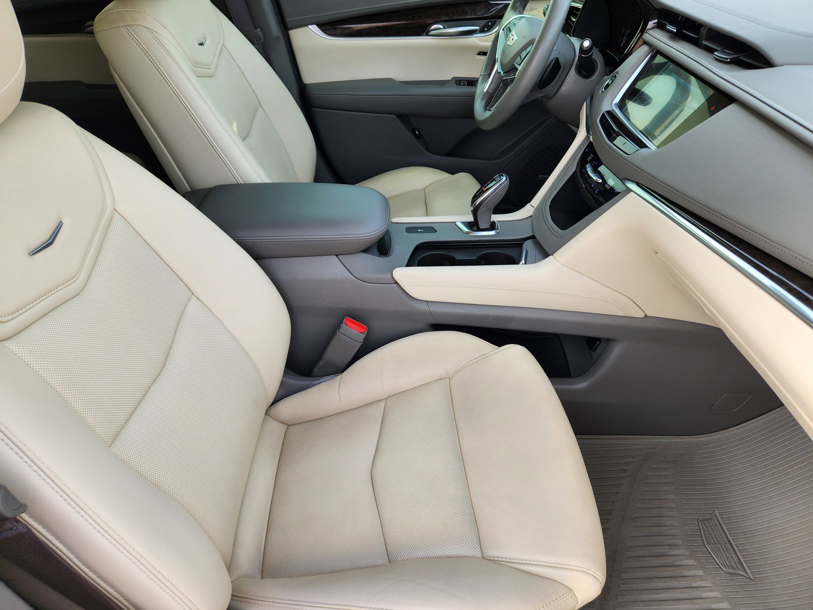 Used 2019 Cadillac XT5 Luxury FWD image 12