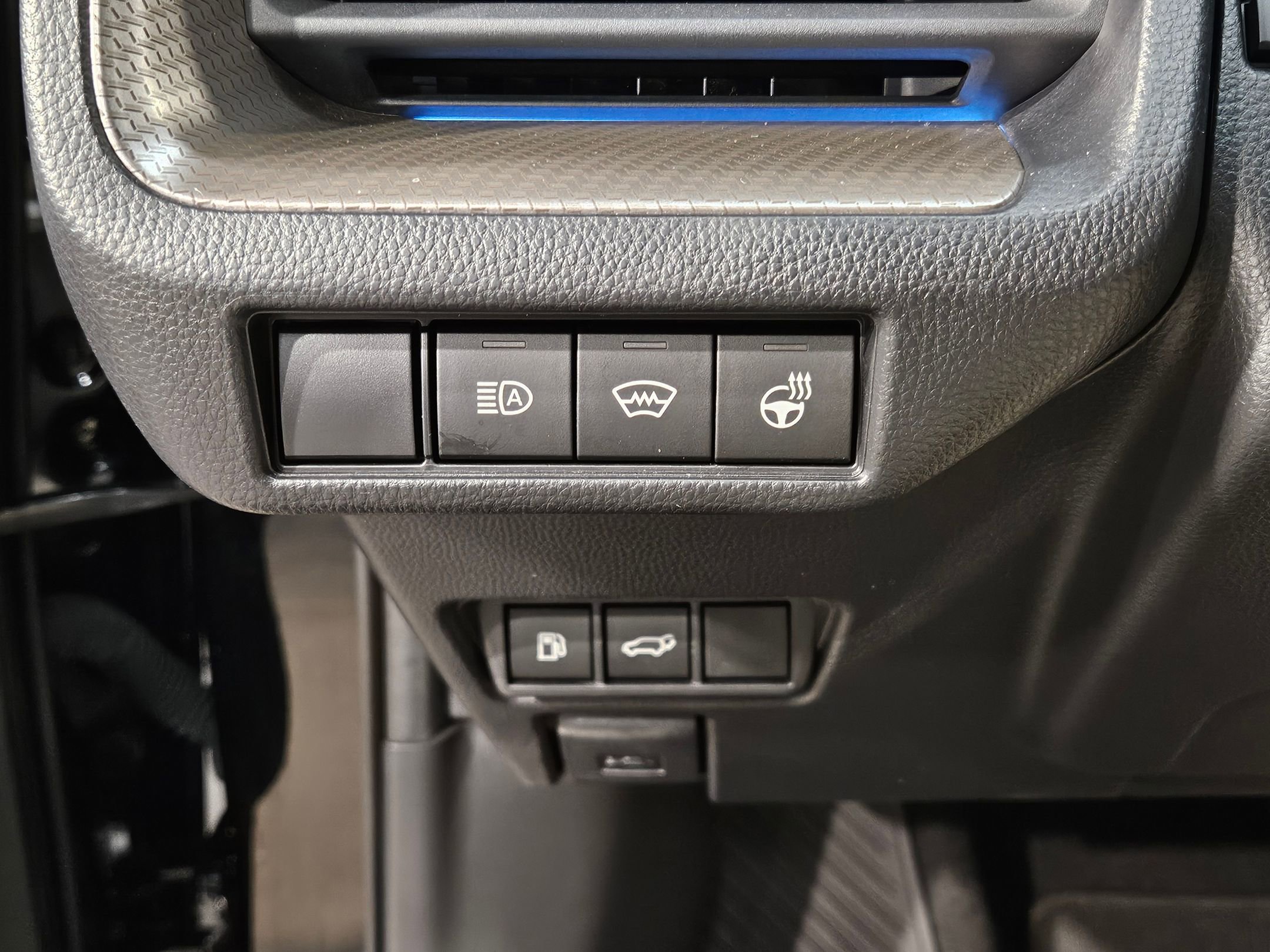 Used 2024 Toyota Prius Limited w/ Limited Premium Package image 26