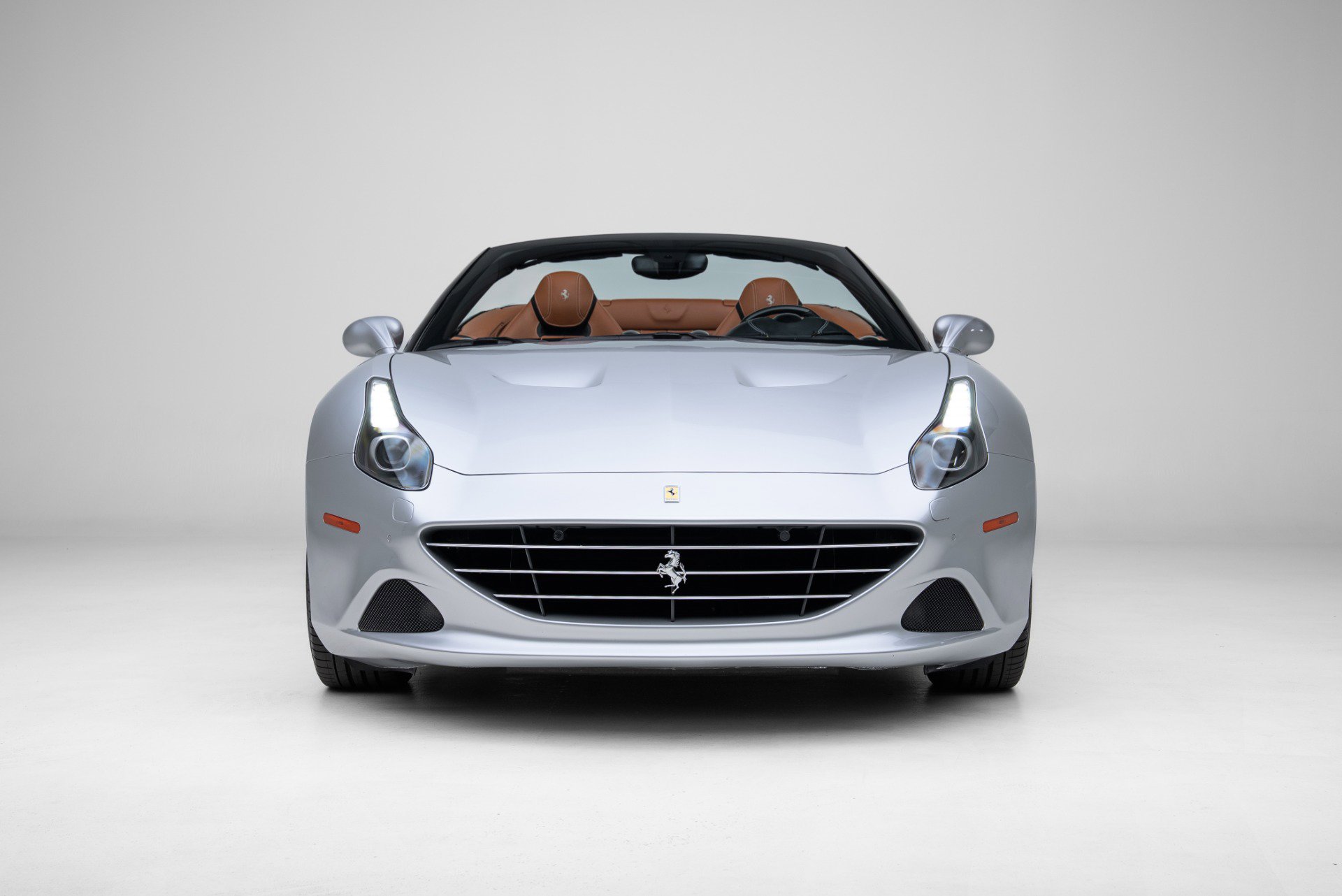 Used 2016 Ferrari California T image 31