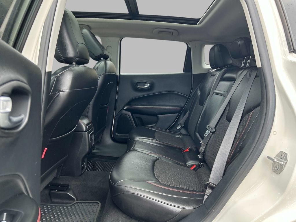 Used 2018 Jeep Compass Trailhawk w/ Navigation Group AWD/4WD image 16