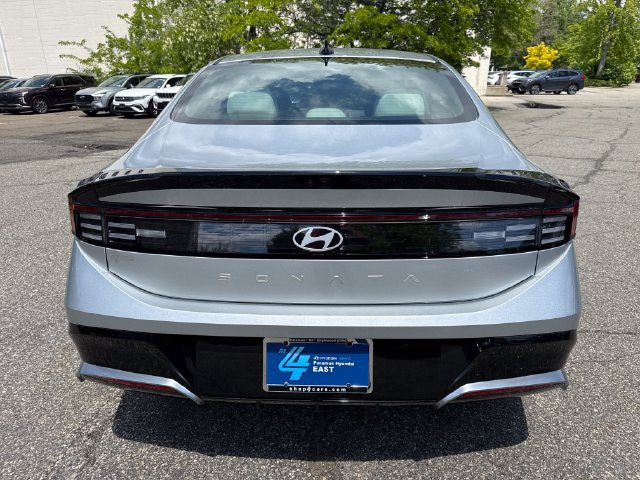 New 2026 Hyundai Sonata SEL FWD image 10