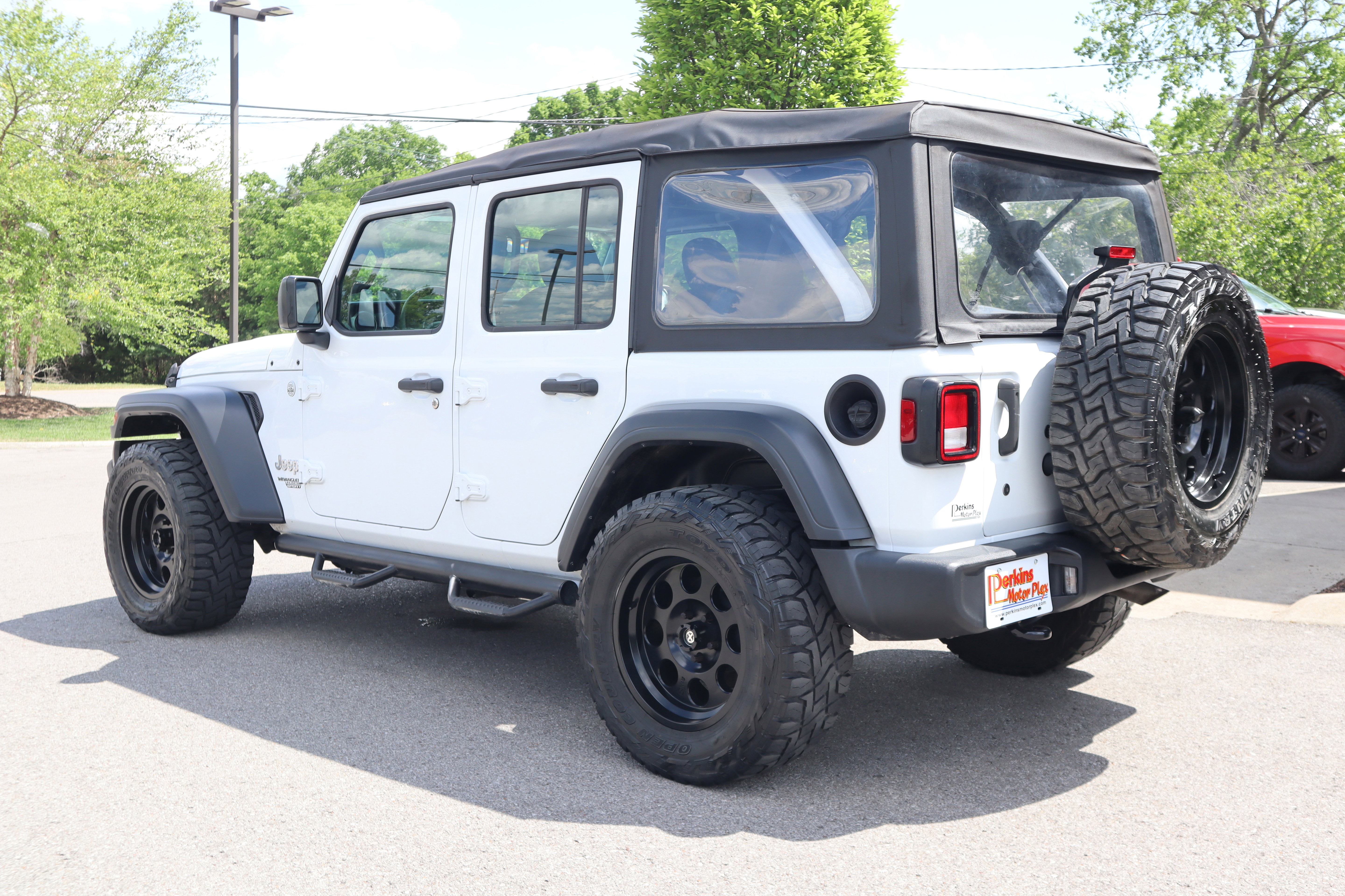Used 2018 Jeep Wrangler Unlimited Sport AWD/4WD image 9