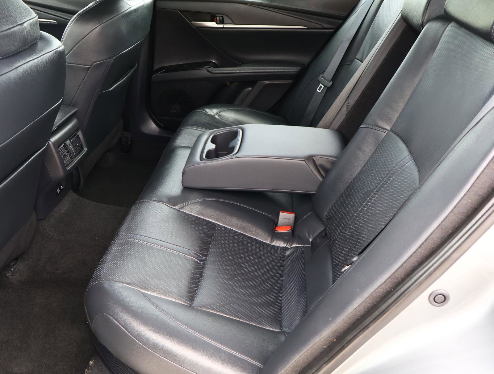 Used 2025 Toyota Camry XSE w/ Premium Plus Package AWD/4WD image 18