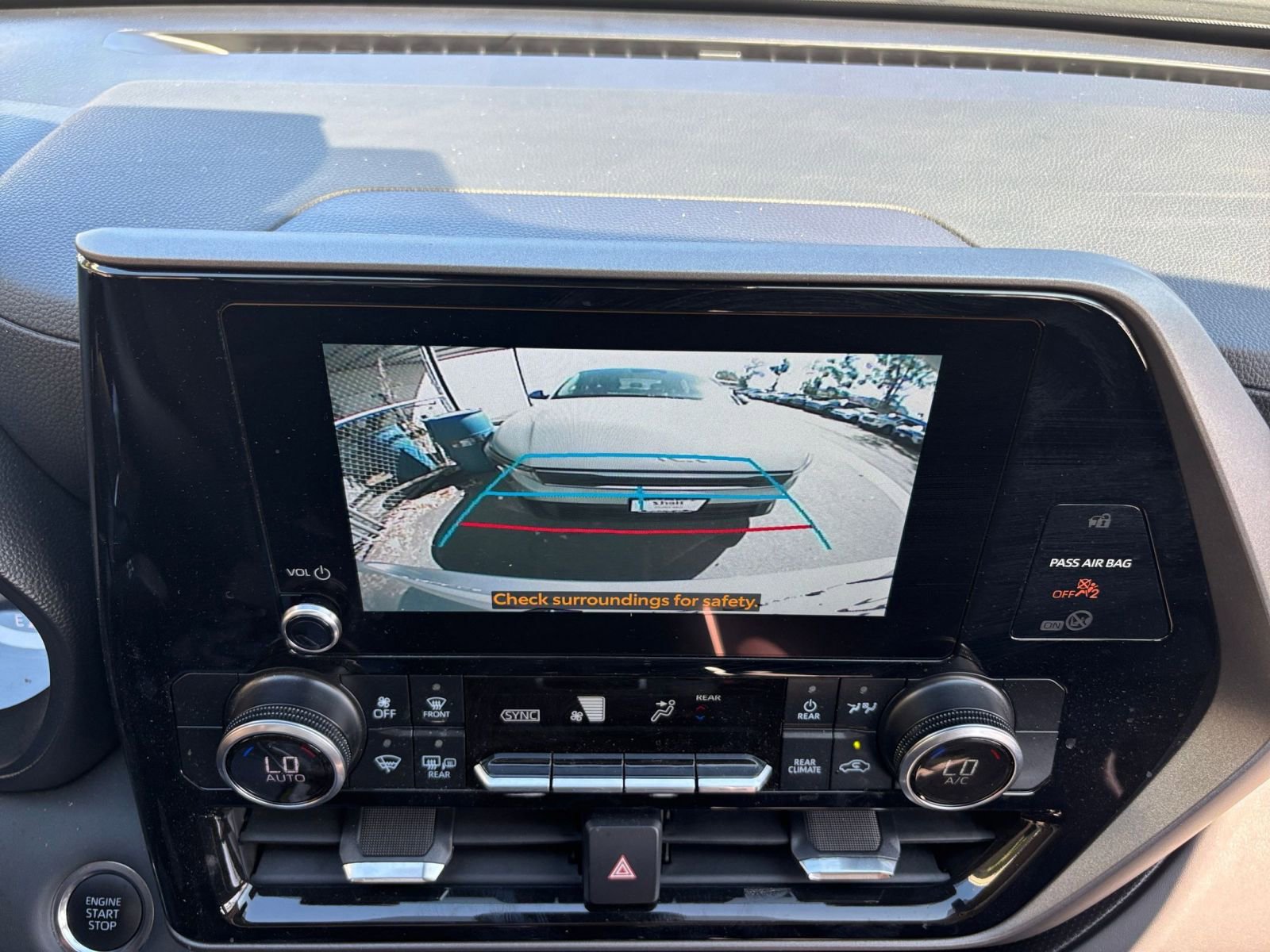 Used 2025 Toyota Highlander LE image 17