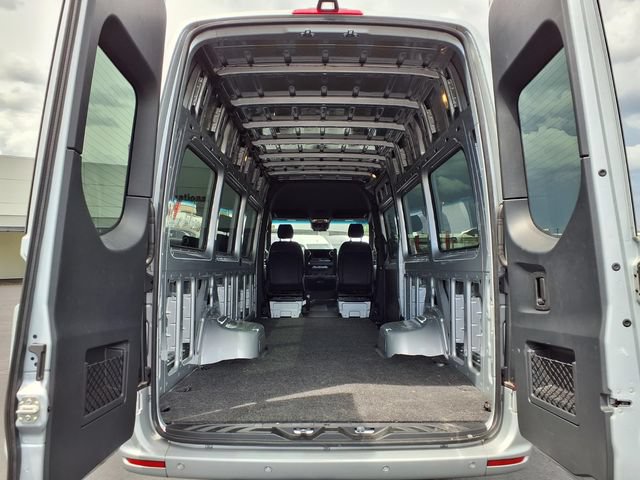 Used 2023 Mercedes-Benz Sprinter 3500 image 9