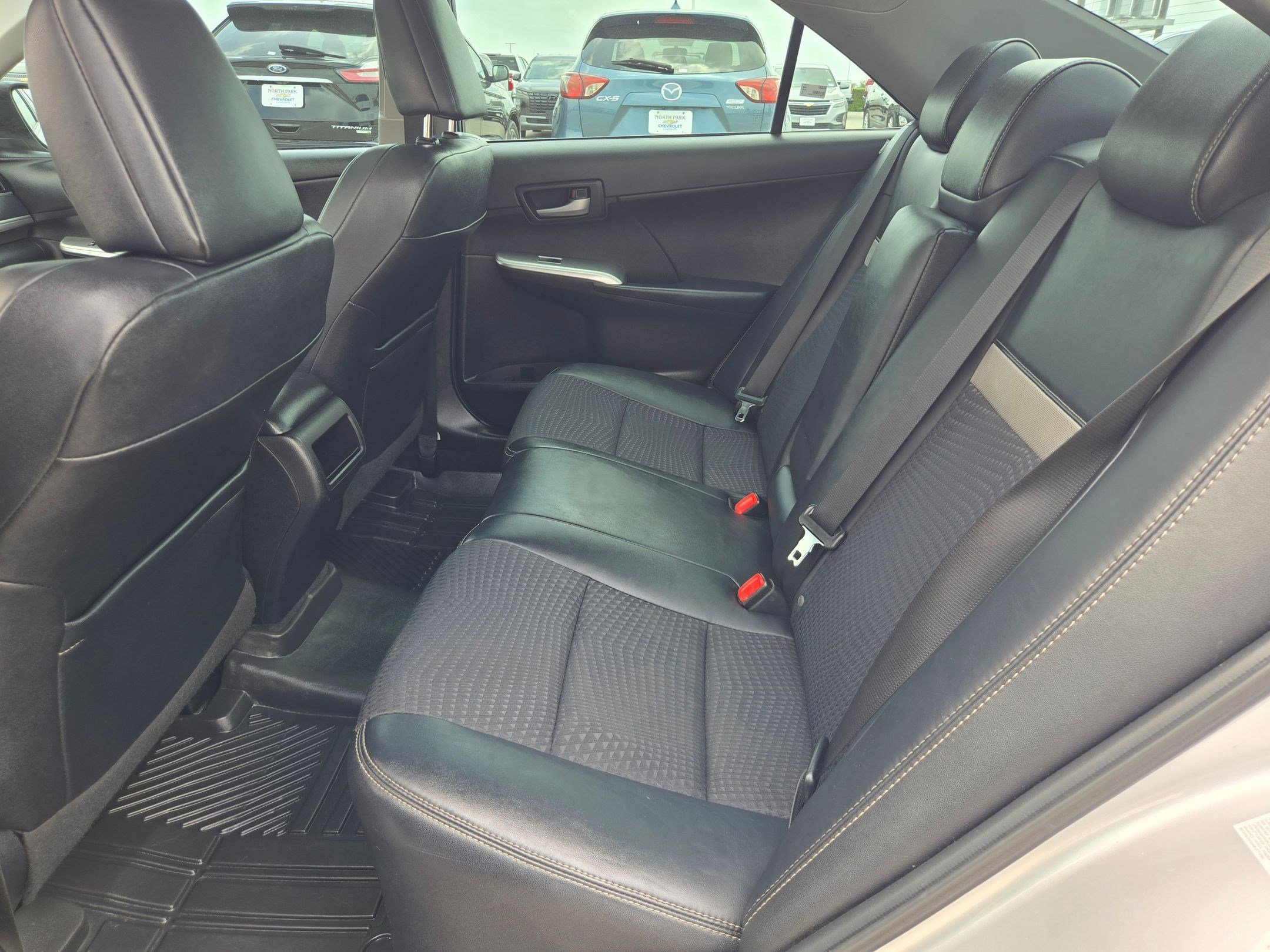 Used 2012 Toyota Camry SE FWD image 13