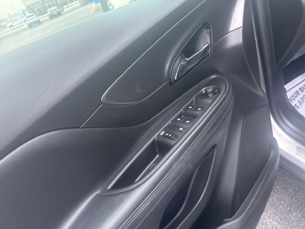Used 2017 Buick Encore Essence AWD/4WD image 22