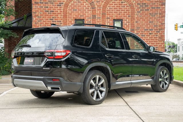 Used 2024 Honda Pilot Touring image 5
