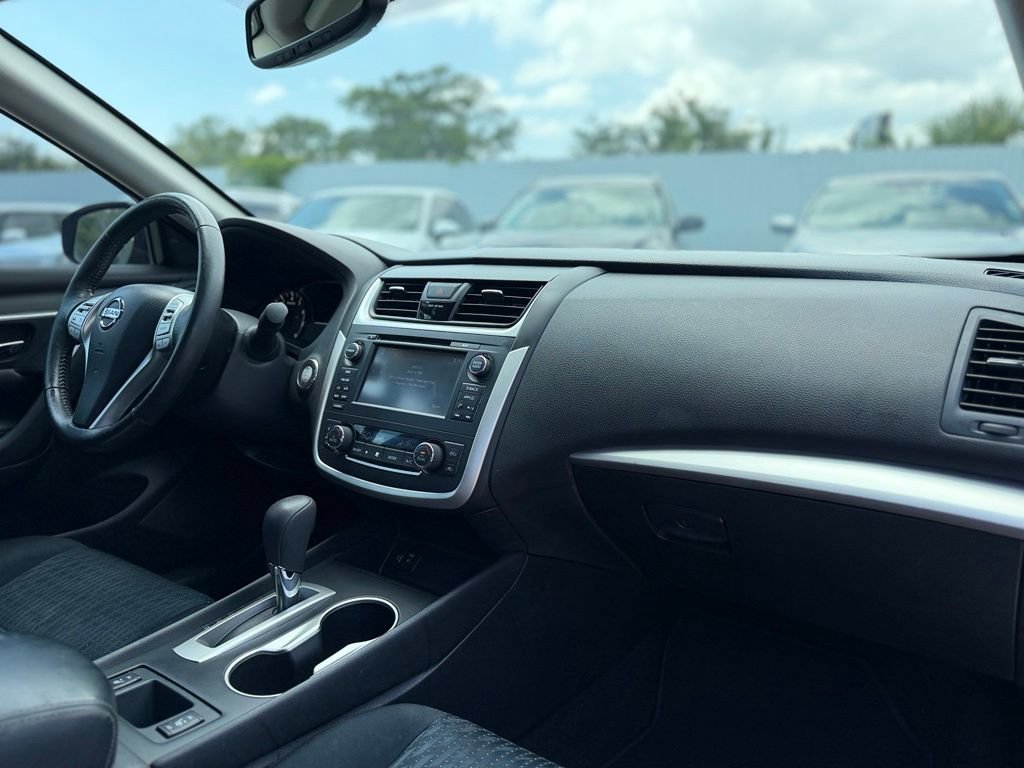 Used 2016 Nissan Altima 2.5 SV w/ Convenience Package FWD image 16