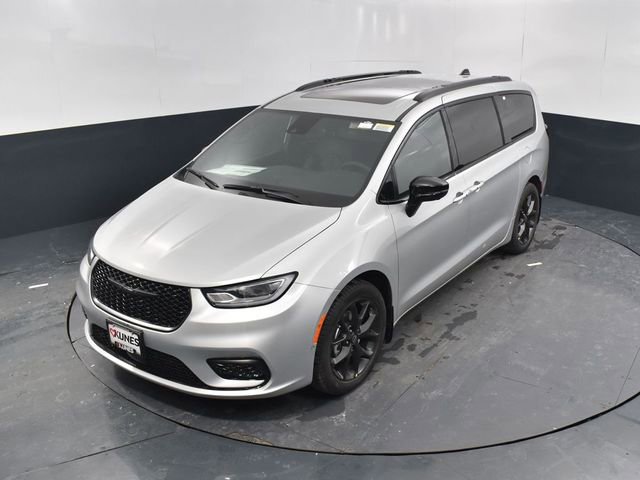 New 2026 Chrysler Pacifica Select w/ S Appearance Package FWD image 48