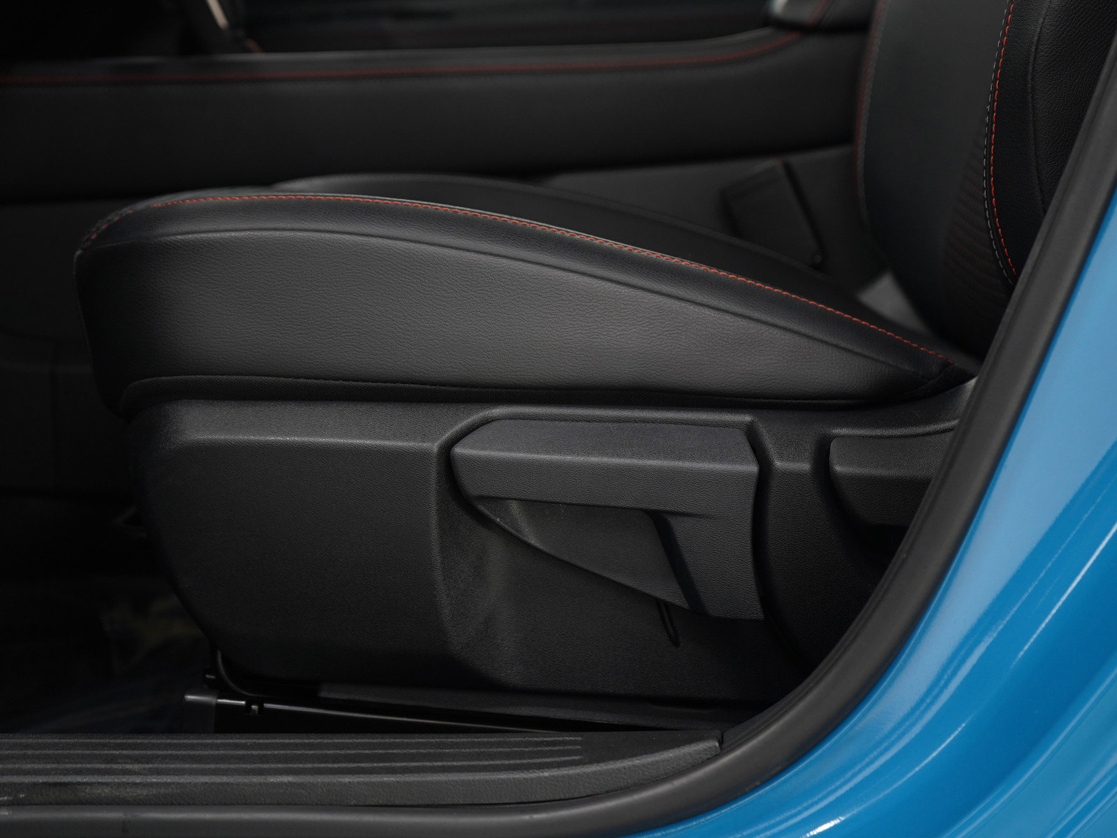 Used 2025 Nissan Kicks SR image 21