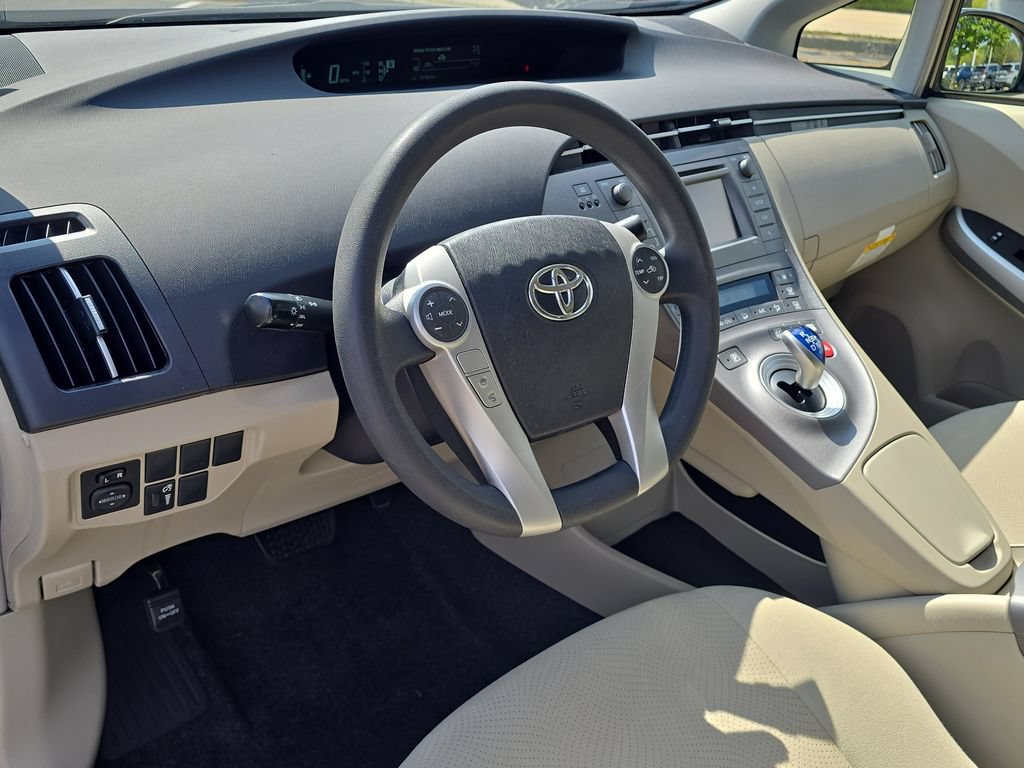 Used 2015 Toyota Prius Two FWD image 6