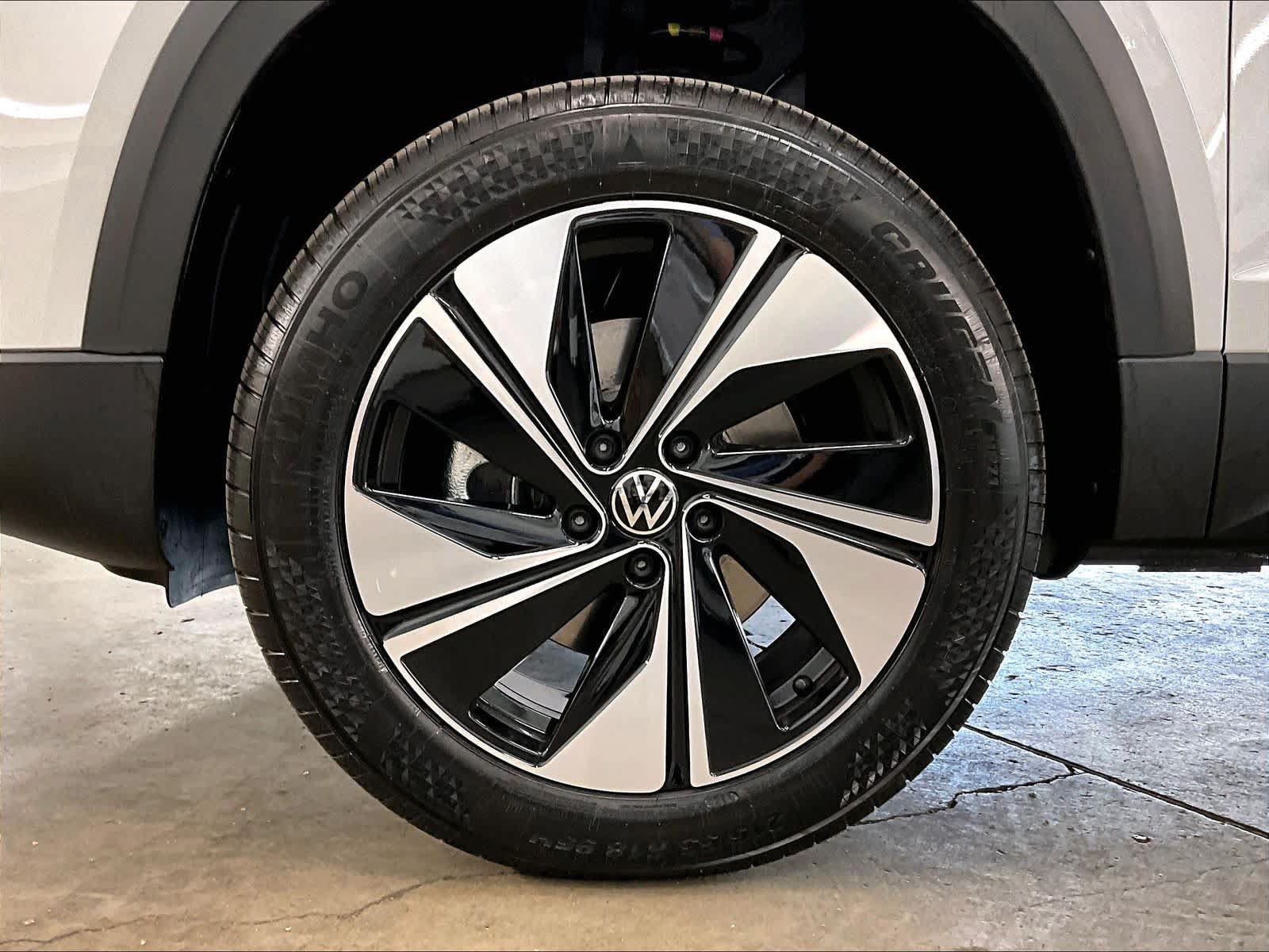 New 2026 Volkswagen Taos SE AWD/4WD image 9