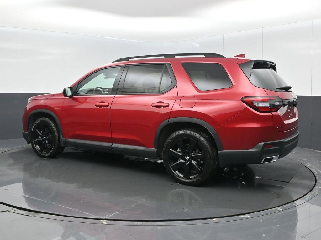 Certified 2025 Honda Pilot Black Edition image 16