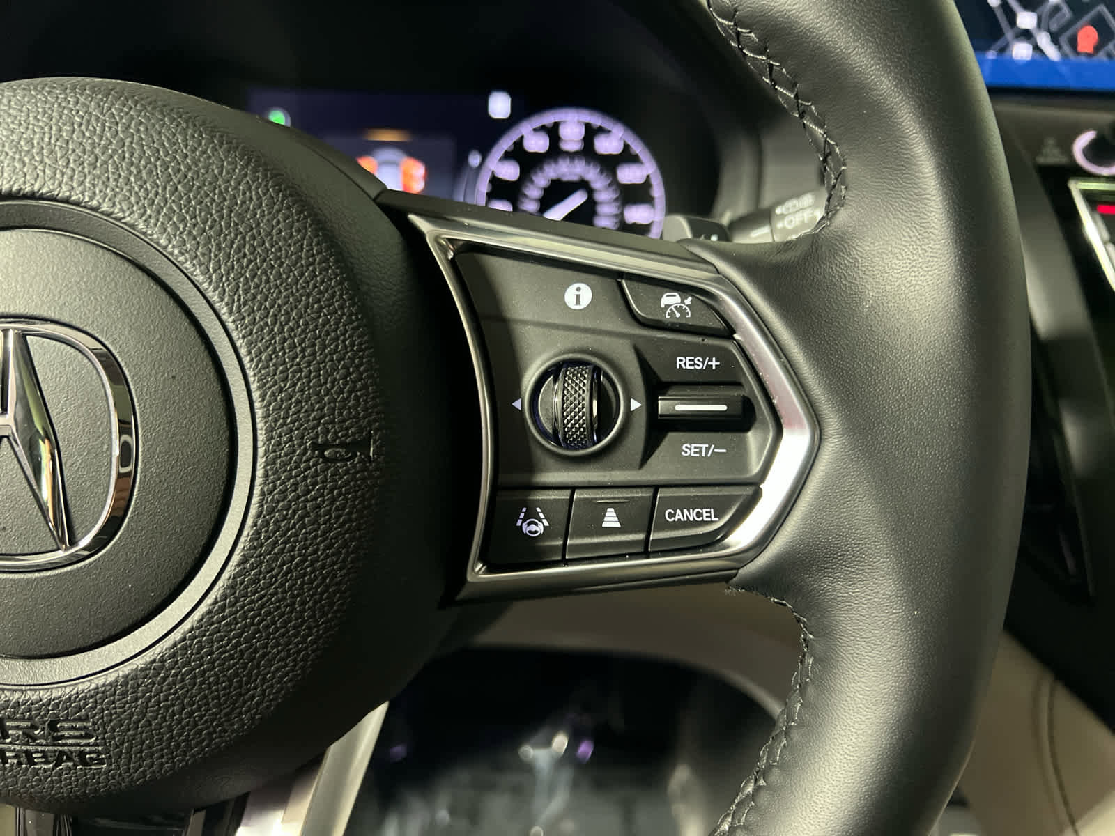 Used 2025 Acura RDX SH-AWD w/ Technology Package image 16