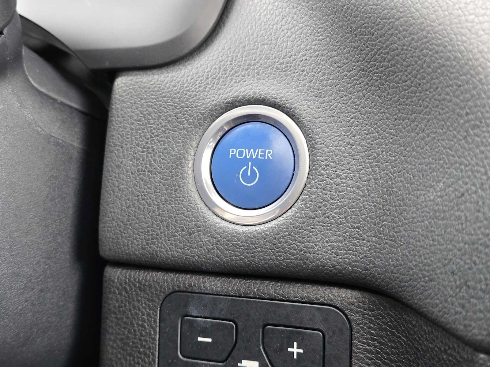 Used 2024 Toyota Tundra Limited AWD/4WD image 39