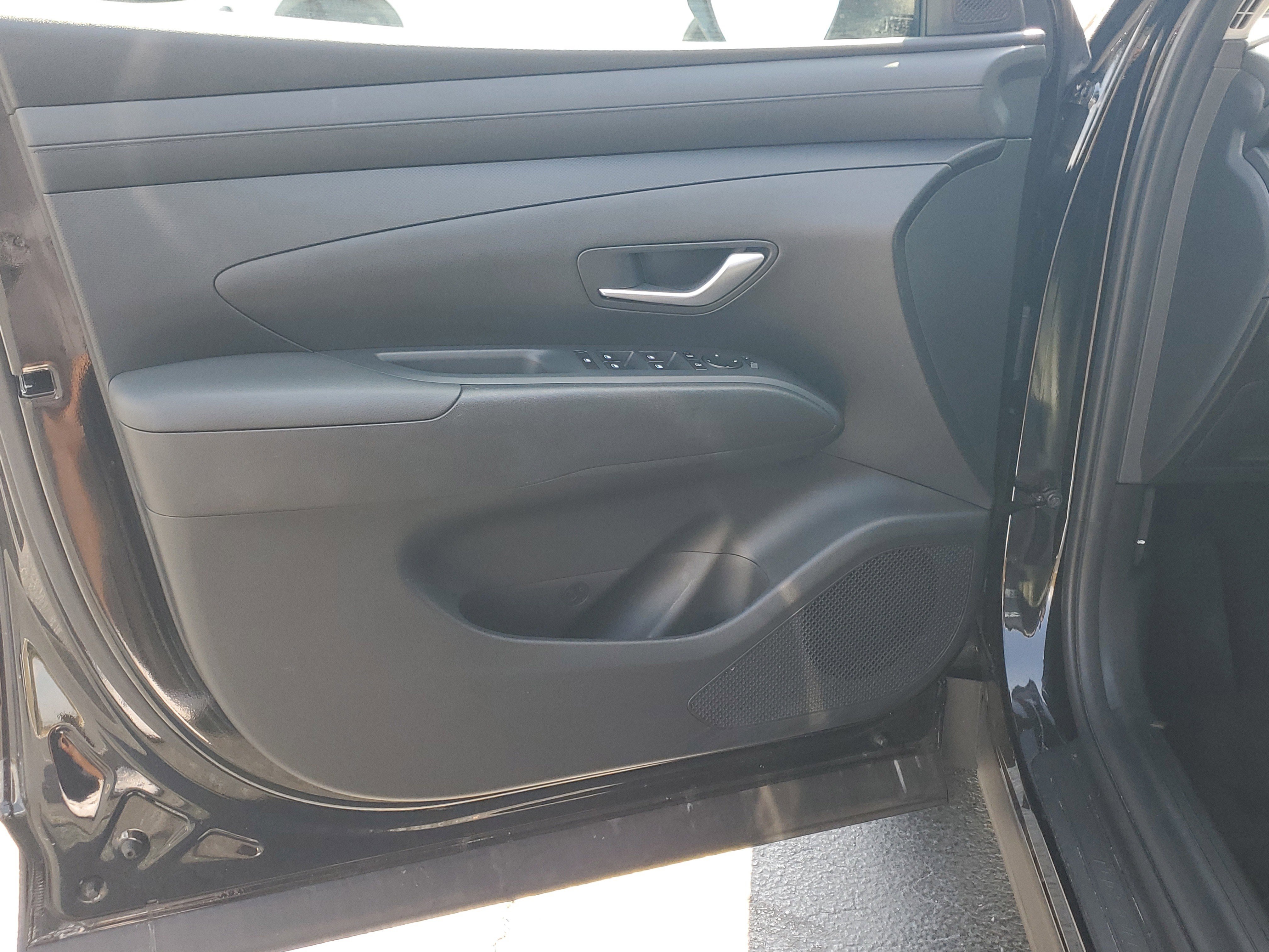Used 2025 Hyundai Tucson SE image 18