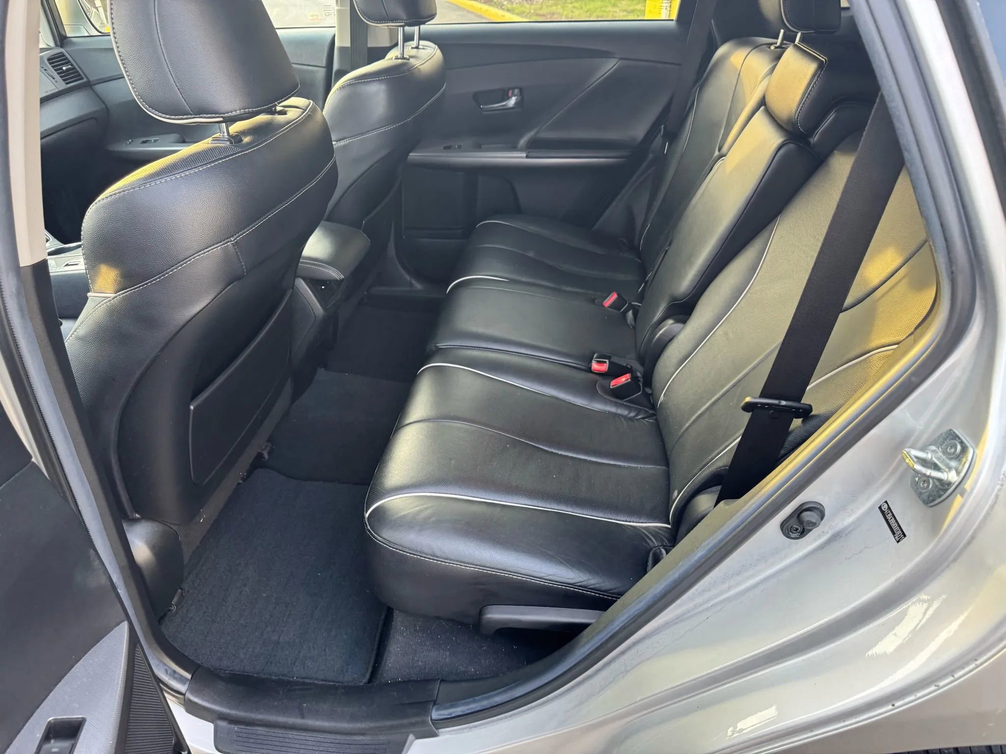 Used 2013 Toyota Venza XLE image 19