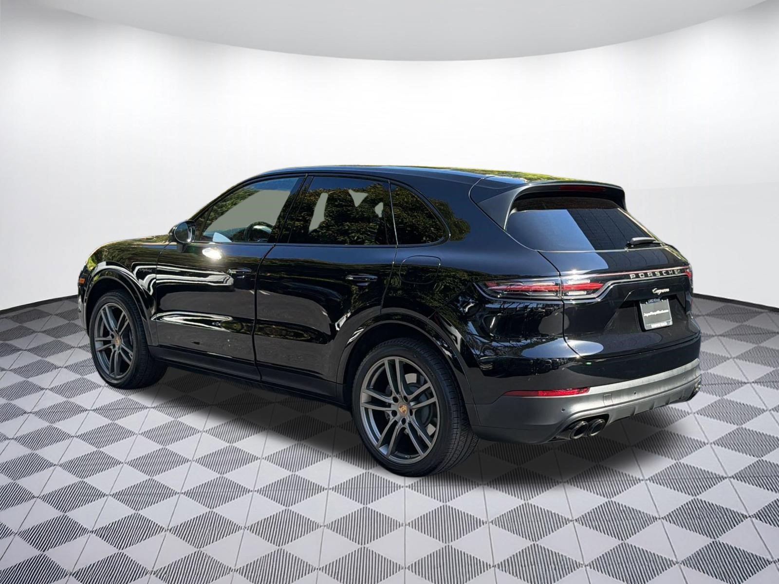 Used 2022 Porsche Cayenne E-Hybrid AWD/4WD image 3