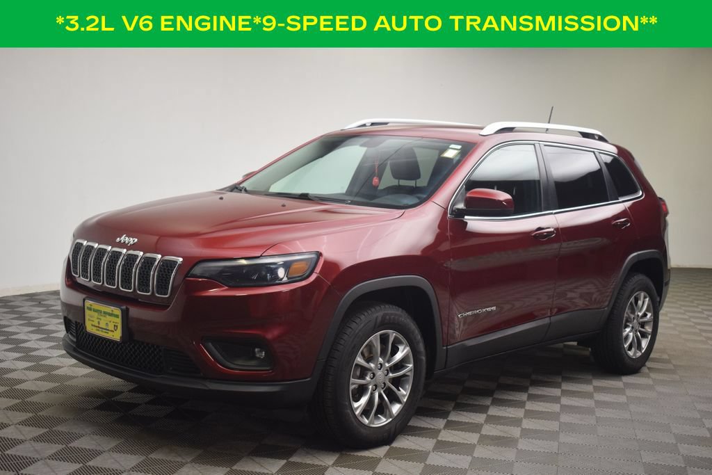 Used 2019 Jeep Cherokee Latitude Plus w/ Cold Weather Group AWD/4WD image 3