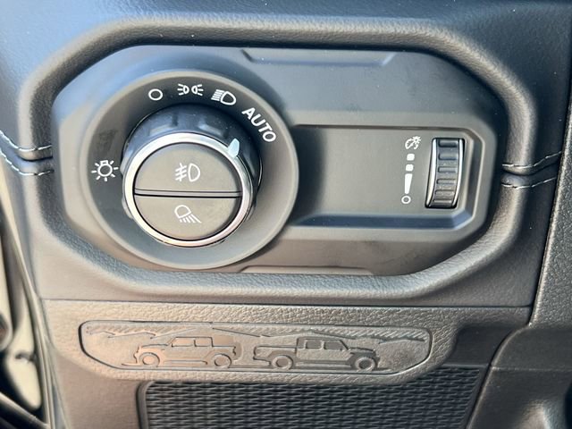 New 2025 Jeep Gladiator Sport image 28