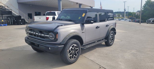 Used 2022 Ford Bronco Outer Banks image 1