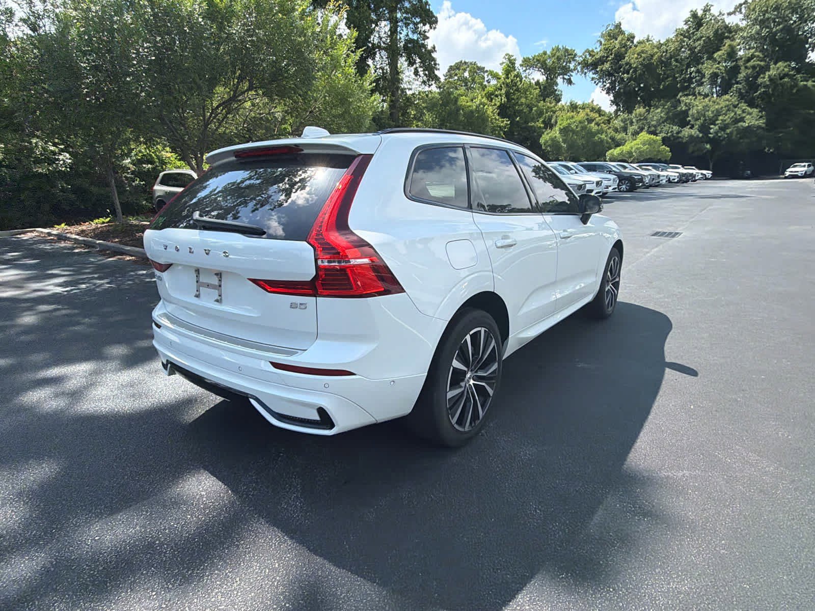 Certified 2023 Volvo XC60 B5 Ultimate w/ Protection Package Premier FWD image 15