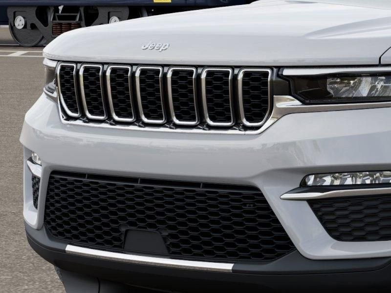 New 2025 Jeep Grand Cherokee Limited image 11