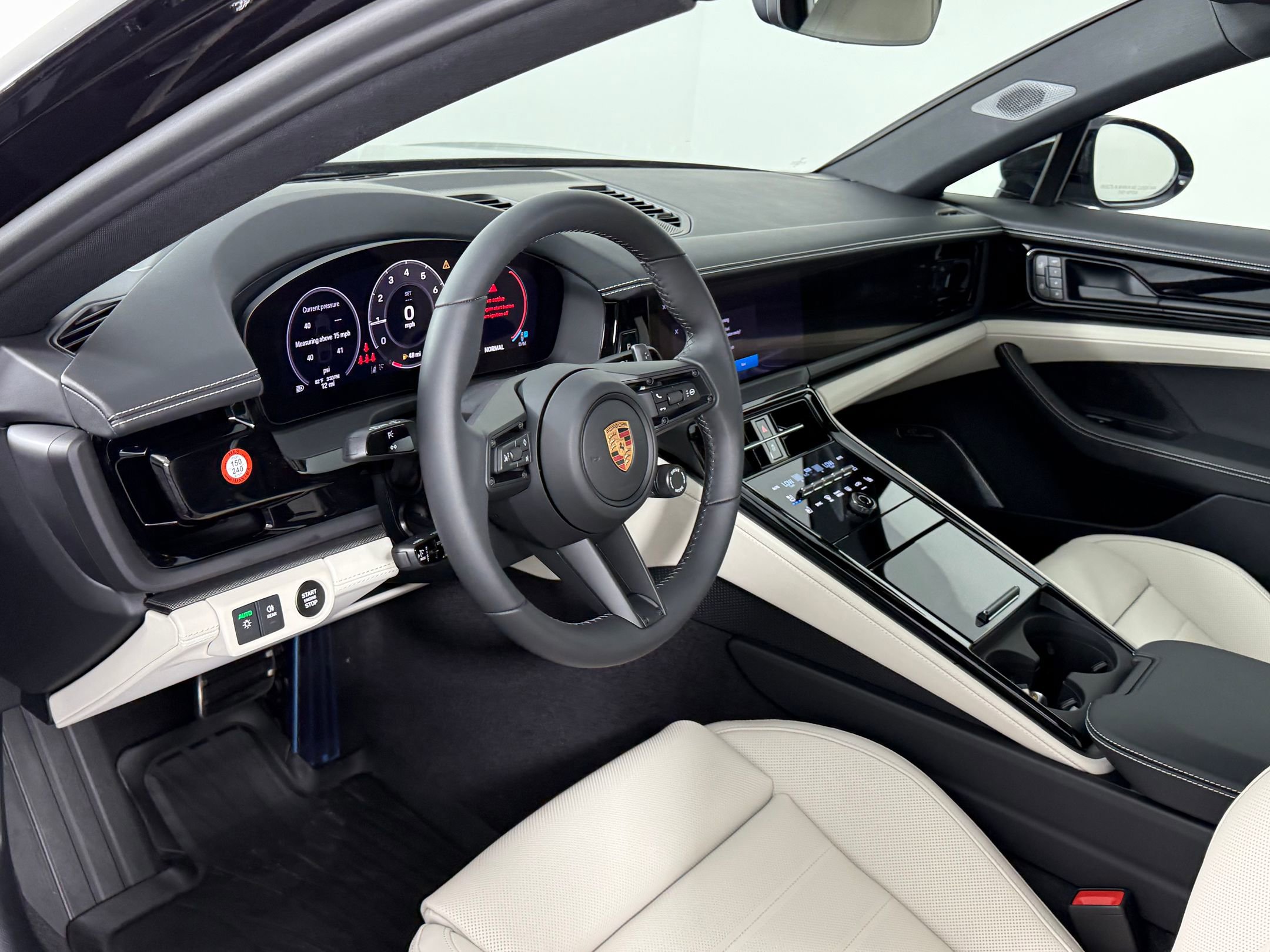 New 2026 Porsche Panamera 4 image 4