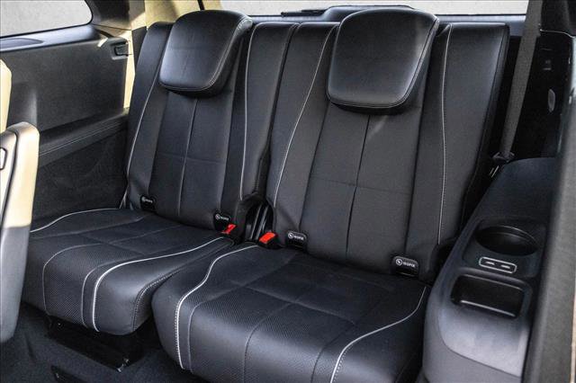 Used 2025 Mercedes-Benz GLS 580 4MATIC image 23