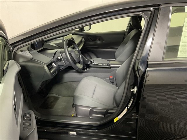 Used 2025 Toyota Prius LE image 19