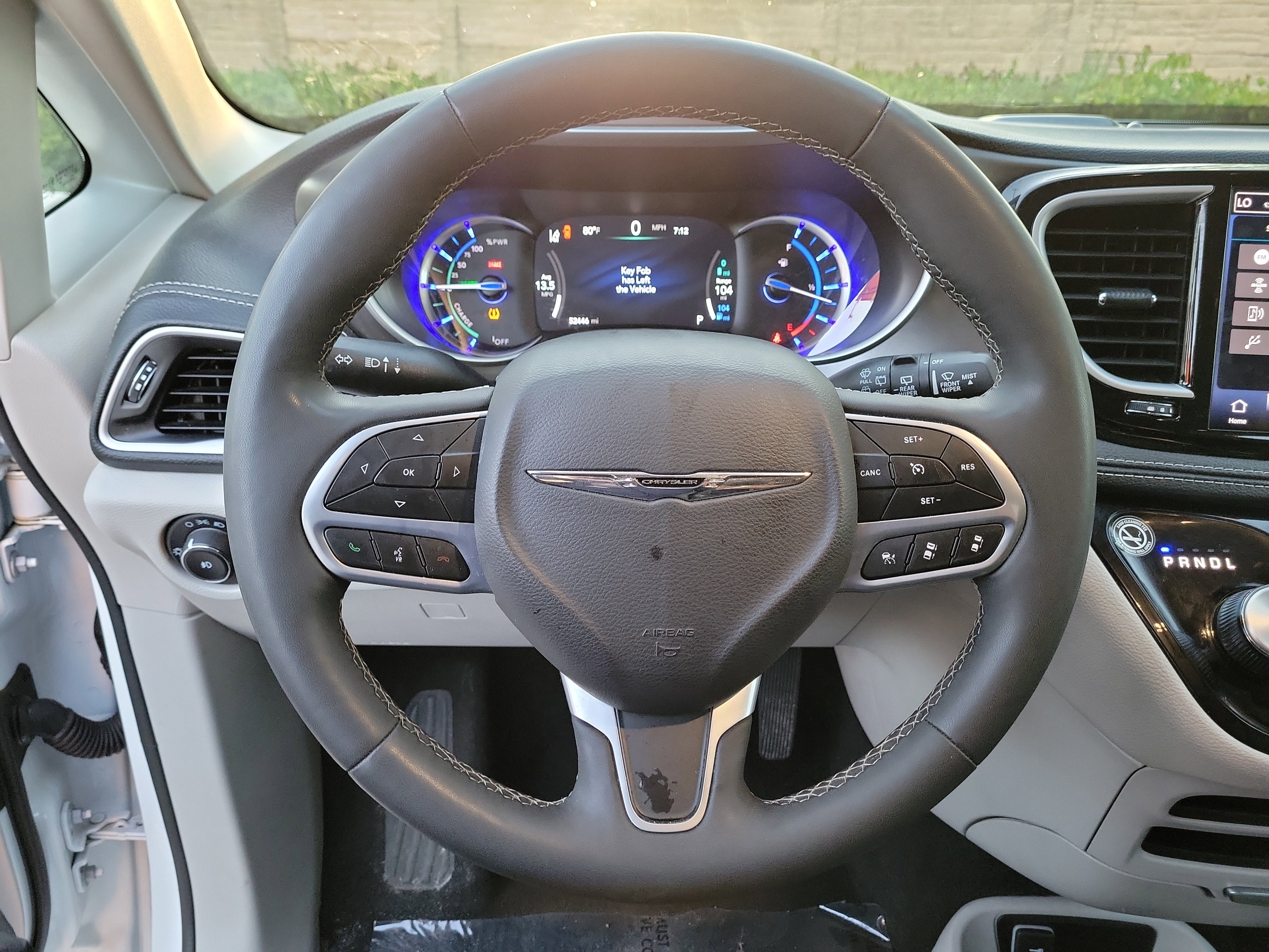 Used 2024 Chrysler Pacifica Select image 21