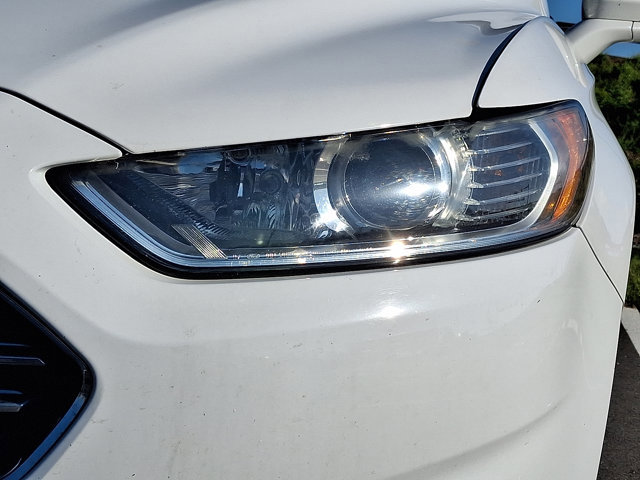 Used 2014 Ford Fusion SE FWD image 9