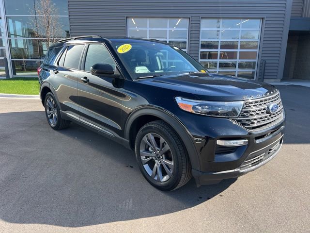 Used 2023 Ford Explorer XLT w/ Equipment Group 202A AWD/4WD image 3