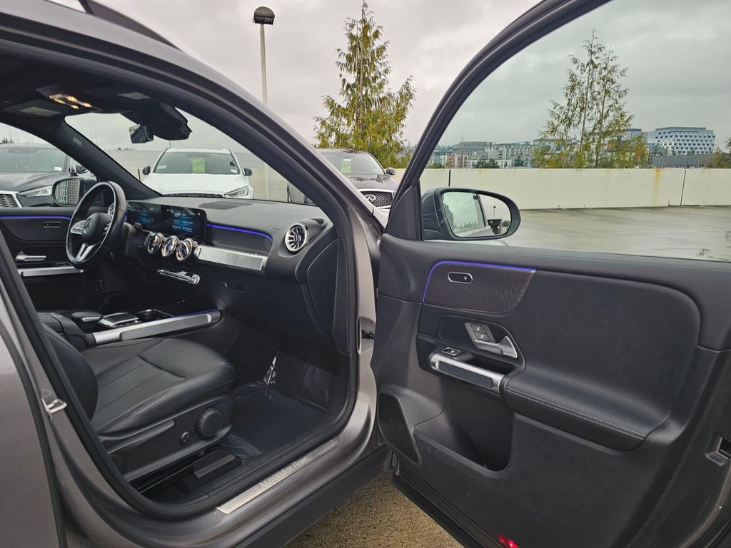 Used 2022 Mercedes-Benz EQB 350 4MATIC image 20