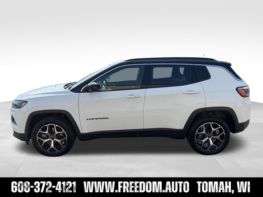 Used 2025 Jeep Compass Limited AWD/4WD image 2