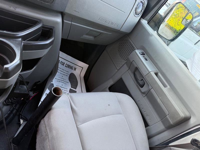 Used 2014 Ford E-150 and Econoline 150 E-150 w/ Power Group image 34