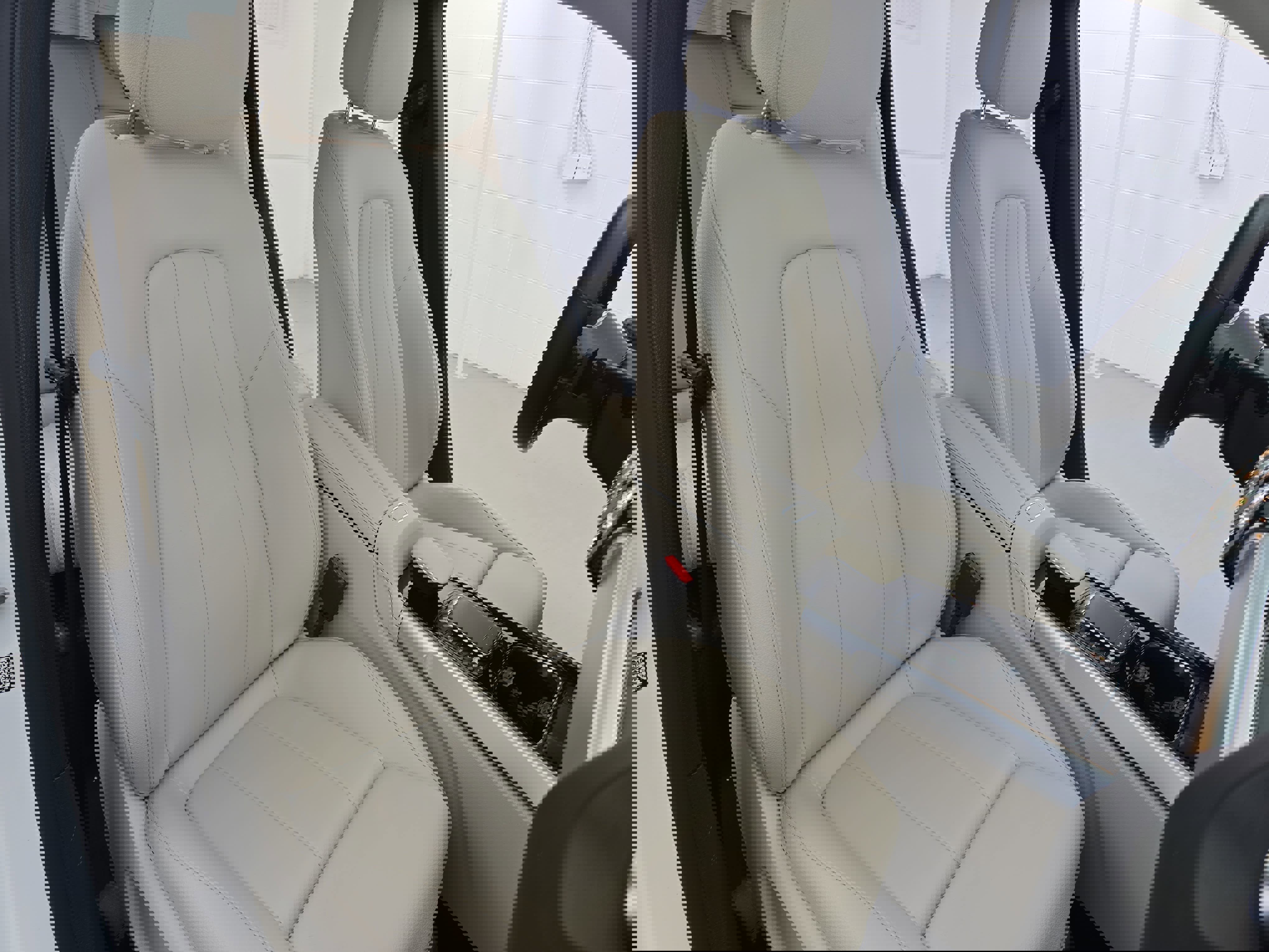 Used 2021 Mercedes-Benz GLB 250 4MATIC image 10