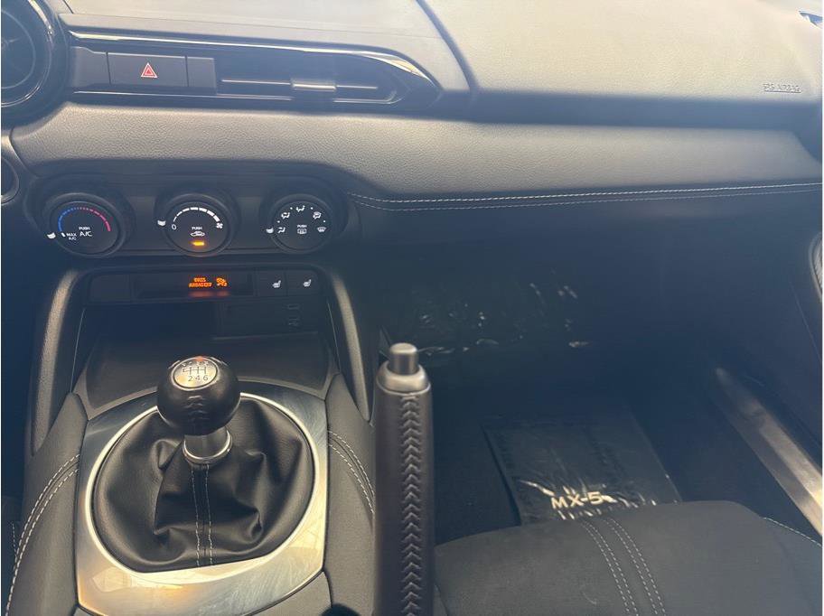 Used 2024 MAZDA MX-5 Miata Club RWD image 13