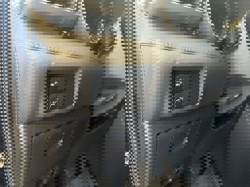 Used 2022 Toyota Highlander XLE image 39