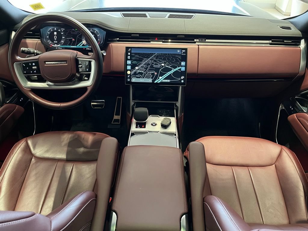 Certified 2025 Land Rover Range Rover SE AWD/4WD image 39